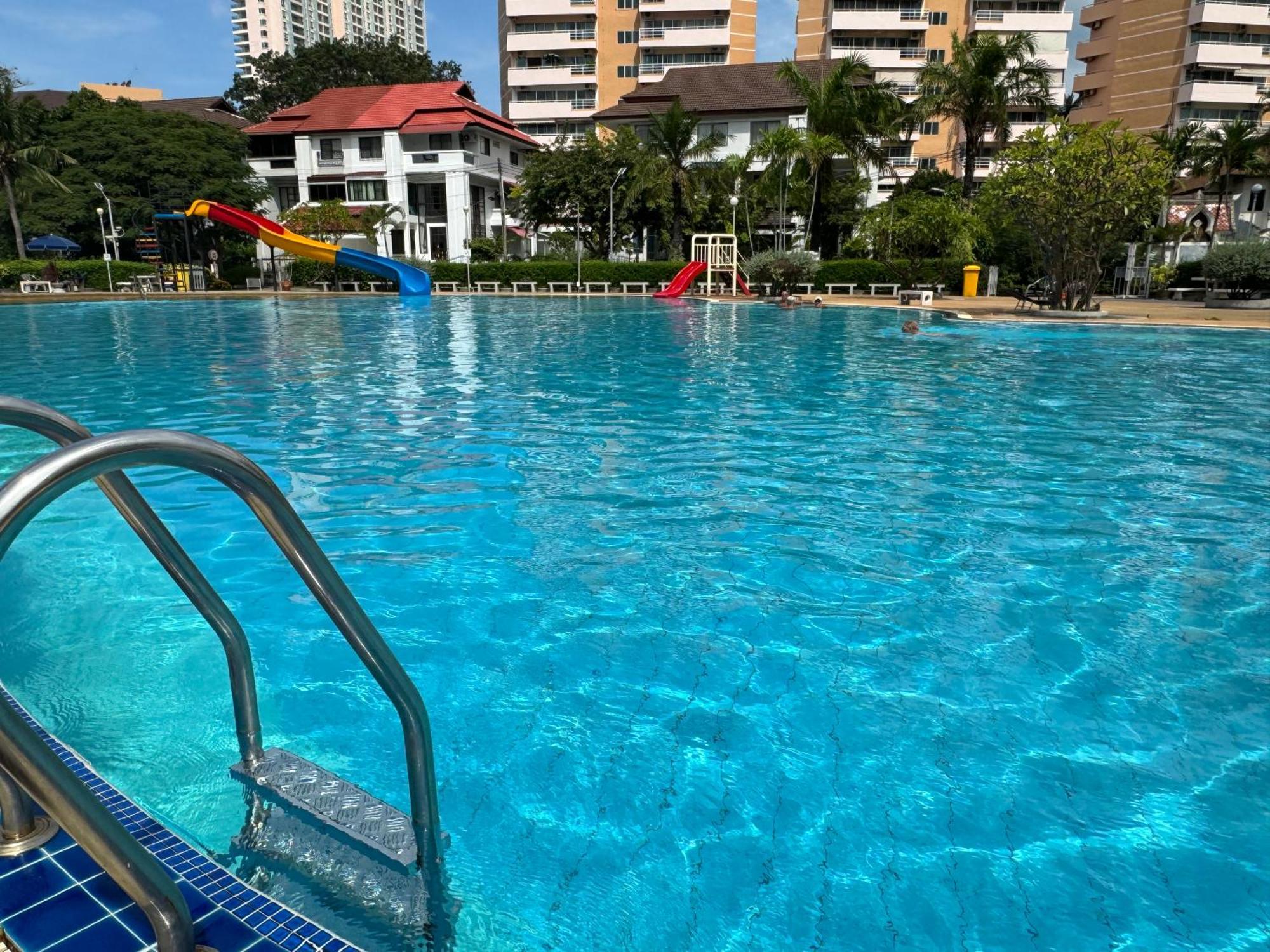 Mina 美景公寓酒店 Pattaya Eksteriør bilde